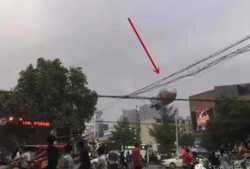 氢气球爆炸视频